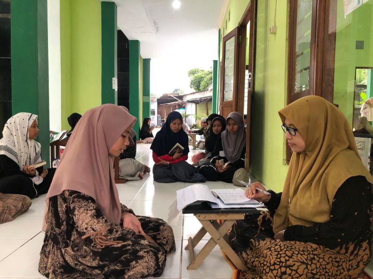 Birrul Walidain: Menggapai Ridha Allah Melalui Bakti kepada Ibu