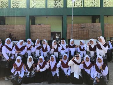 “Menyalakan Semangat Sumpah Pemuda di Hati Para Hafidzah Muda Pondok Hamalatul Qur’an Ringinagung”